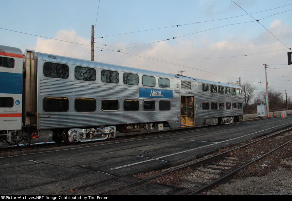 Metra #8523